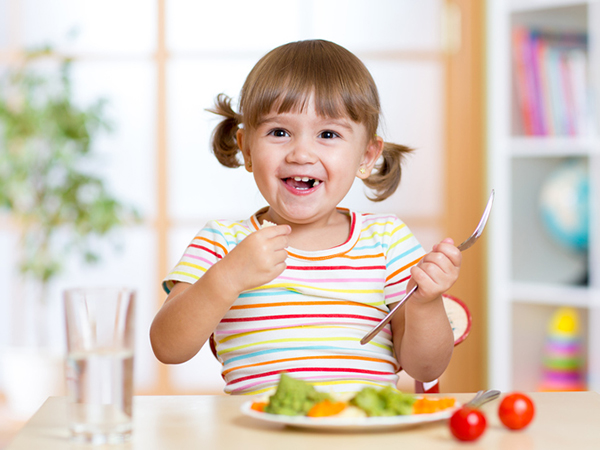 healthy kids eating